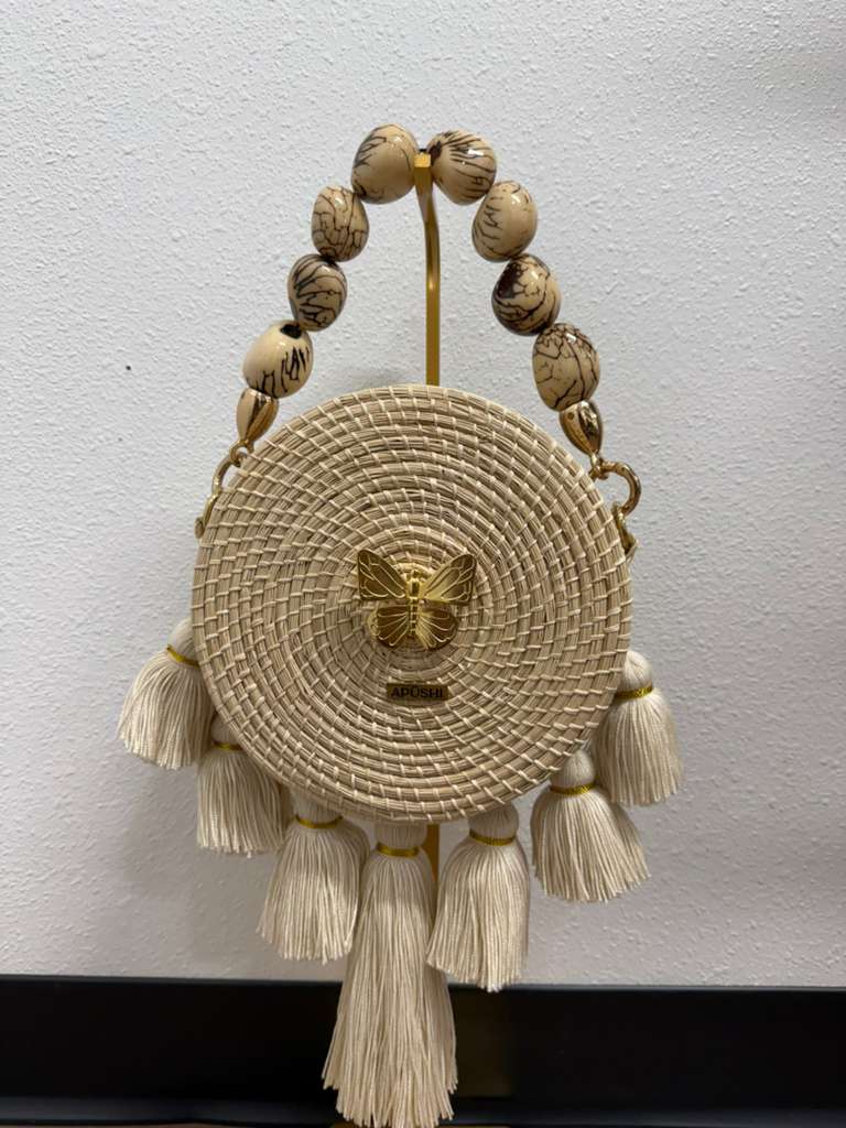 Iraca Palm flat raw Beige + Butterfly Charm
